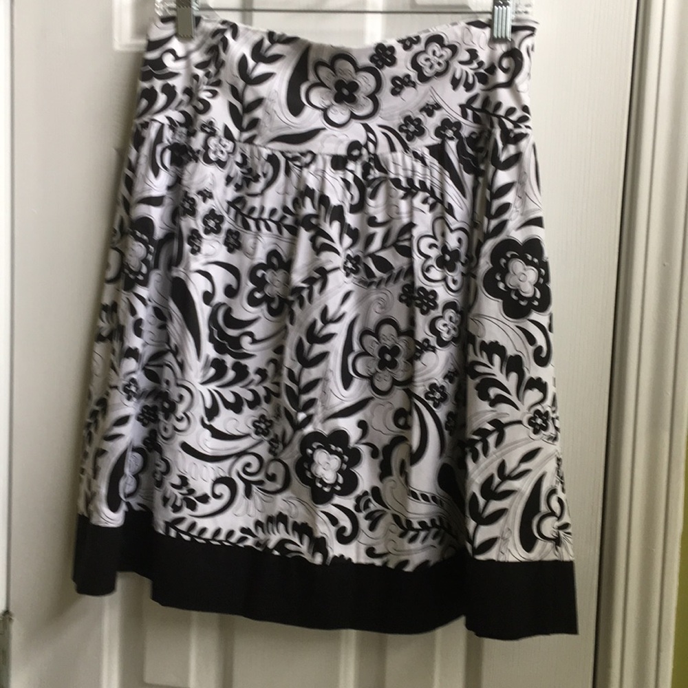 EXPRESS top & Max Rave skirt - Picture 4 of 6